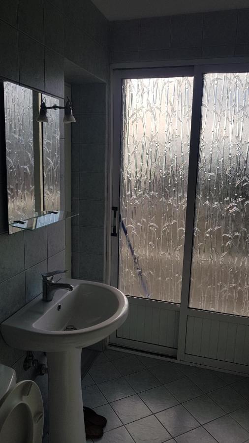 Aralis Rooms Саранде Екстериор снимка