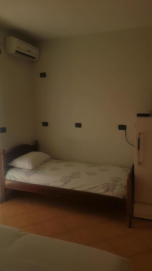 Aralis Rooms Саранде Екстериор снимка